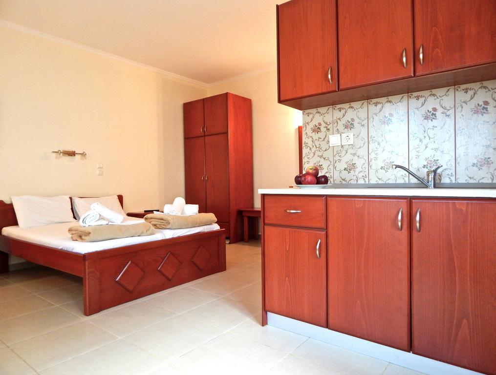 Panorama Apartments And Studios Chrisi Ammoudia Esterno foto